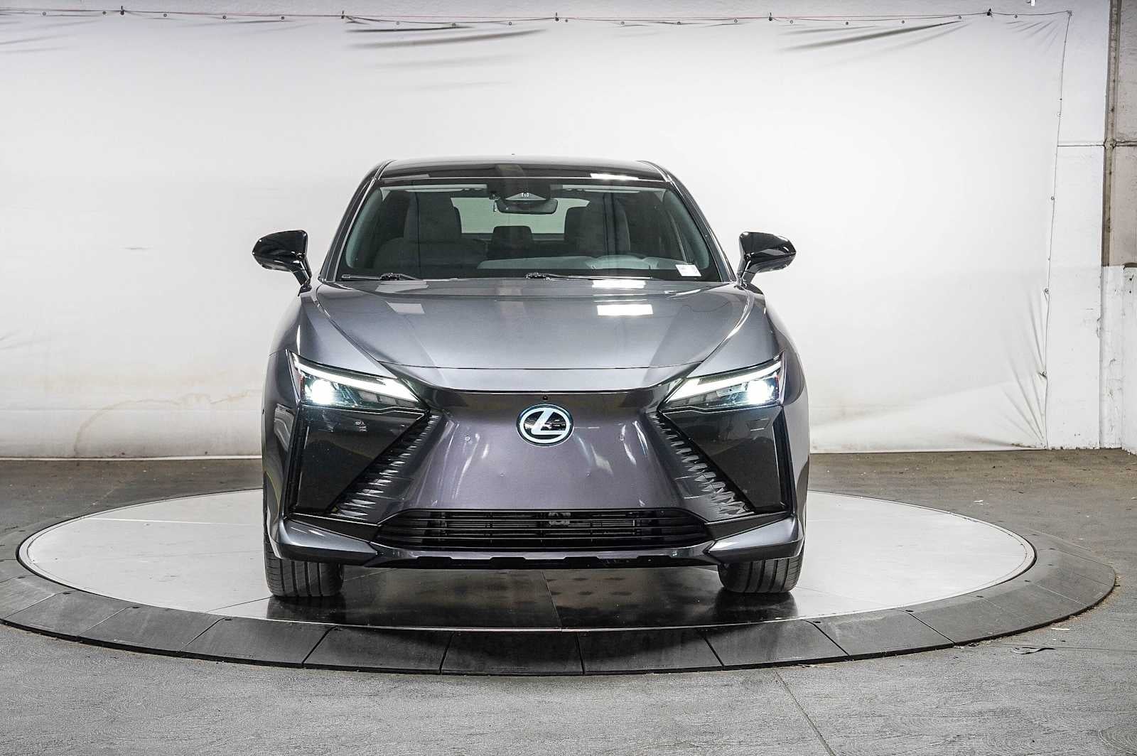 2023 Lexus RZ 450e Luxury