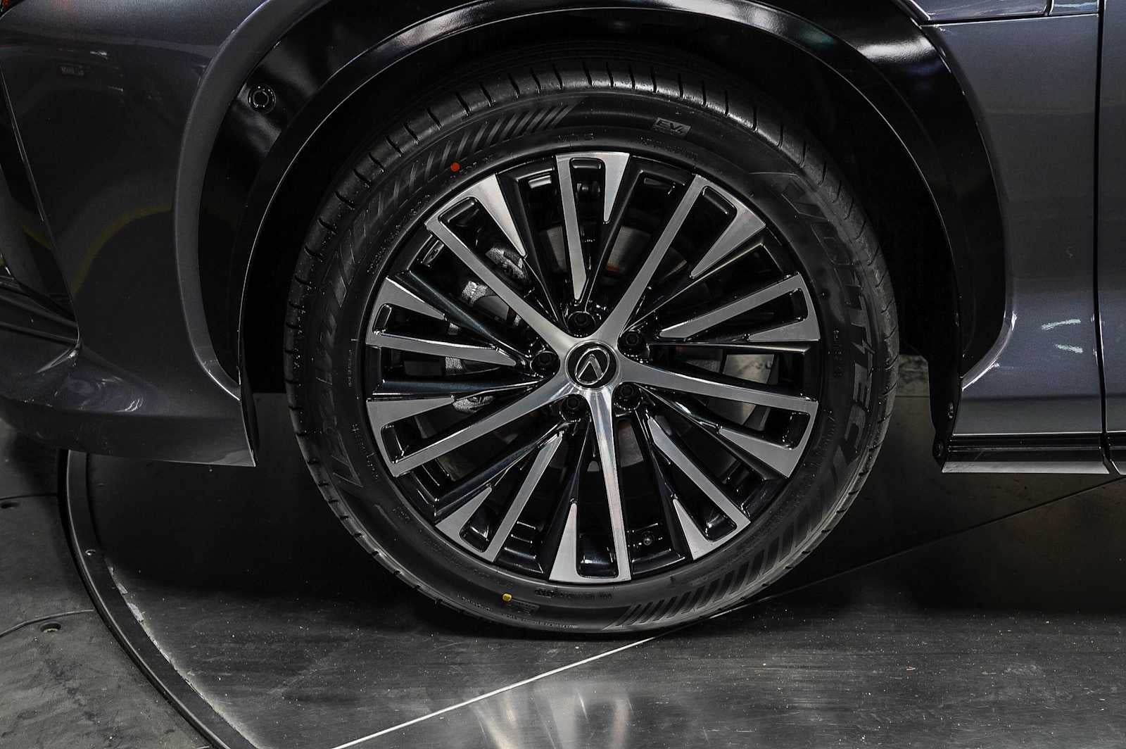 2023 Lexus RZ 450e Luxury
