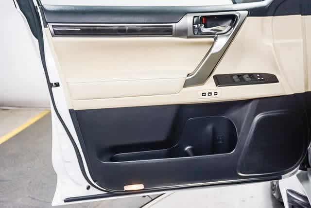 2023 Lexus GX Premium