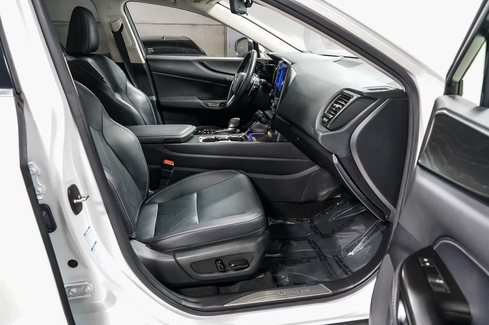 2023 Lexus NX 450h+ Luxury