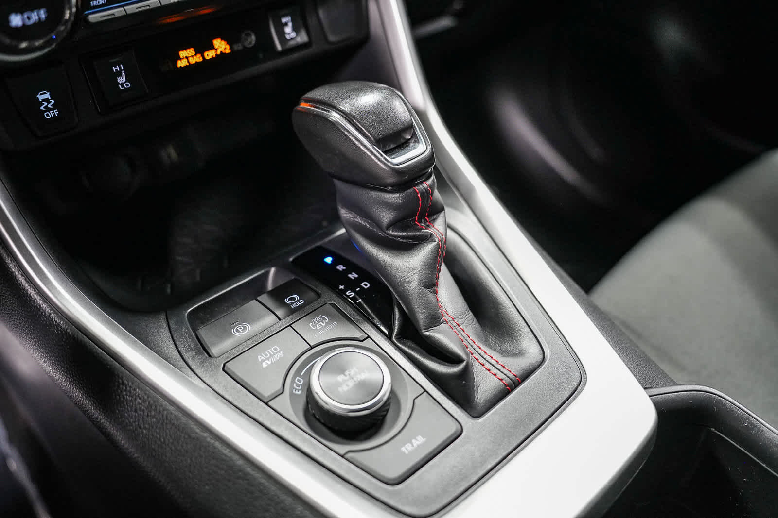 2024 Toyota RAV4 Prime SE