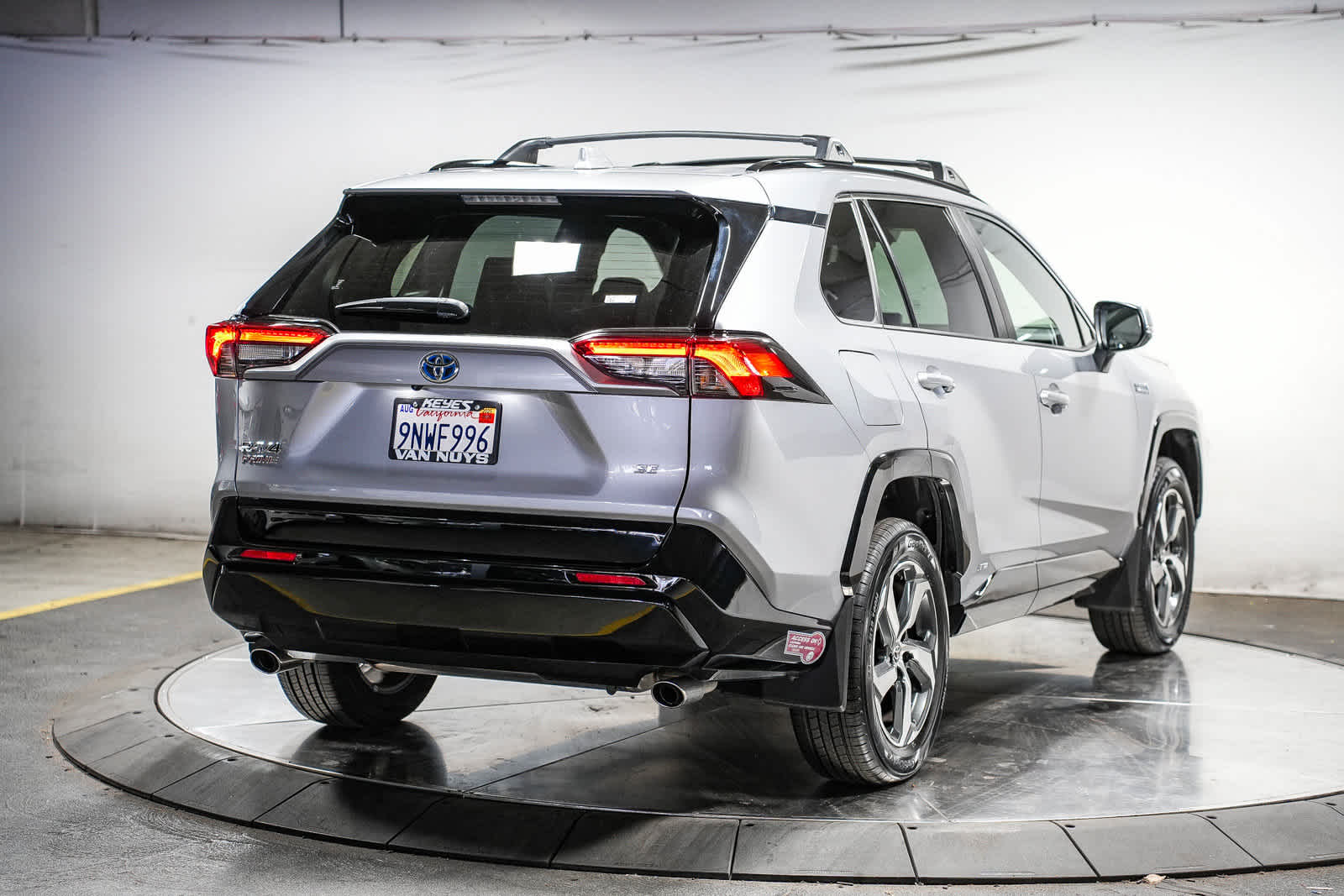 2024 Toyota RAV4 Prime SE