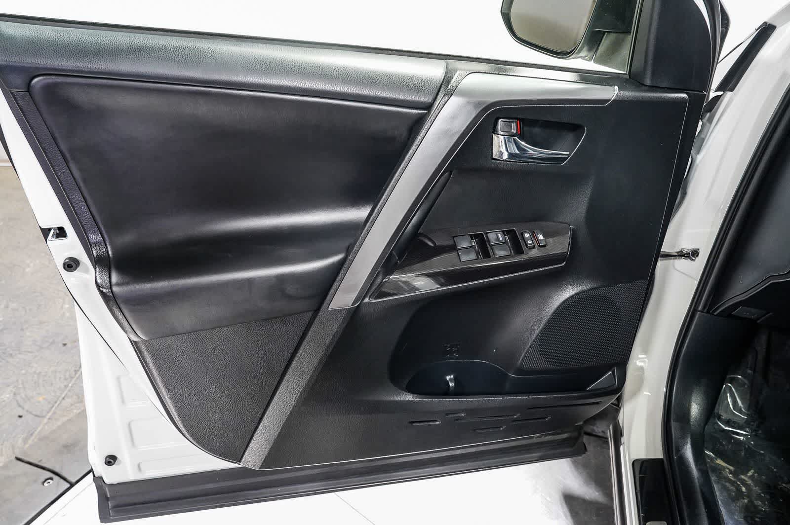 2018 Toyota RAV4 SE