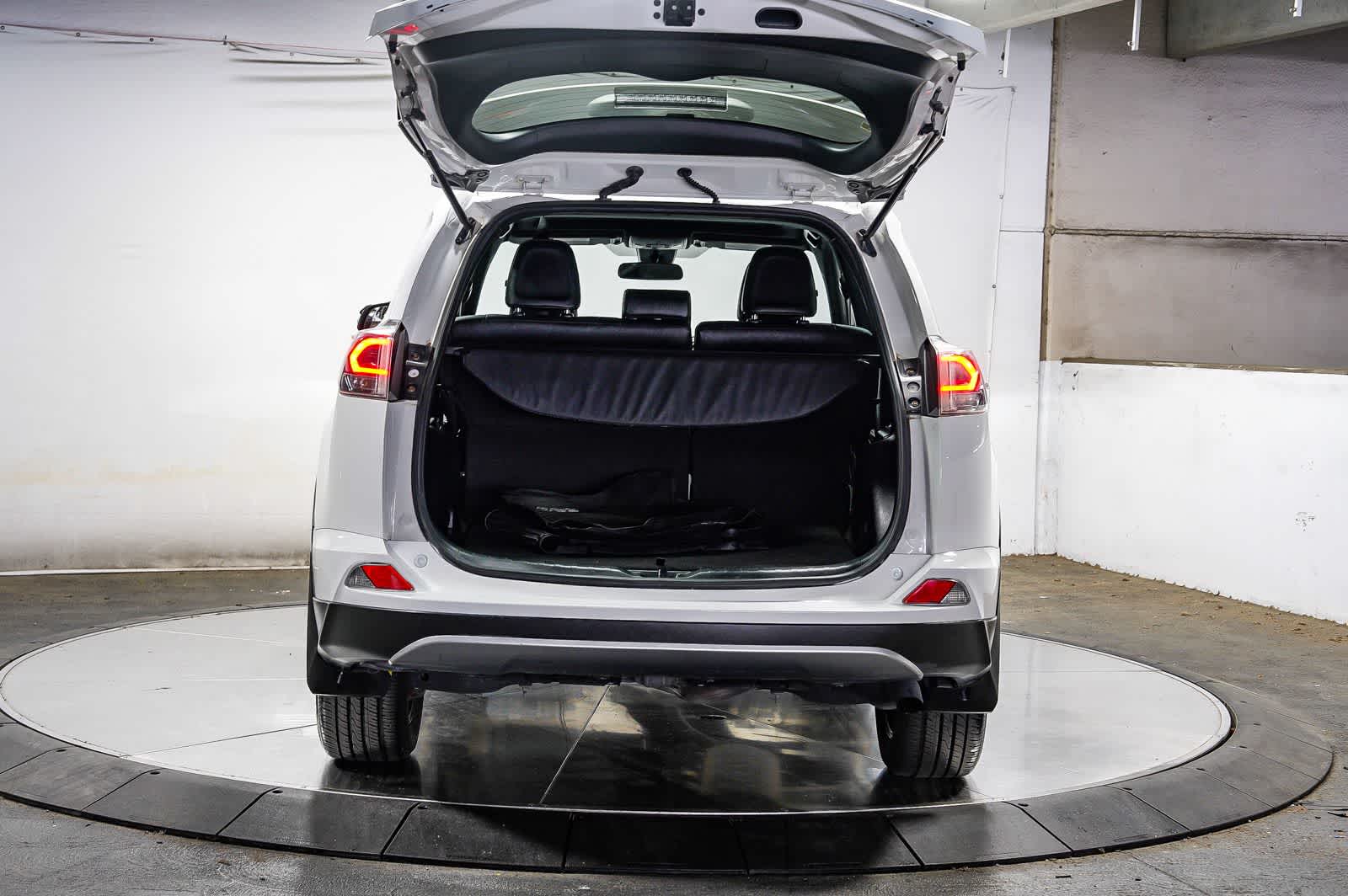 2018 Toyota RAV4 SE