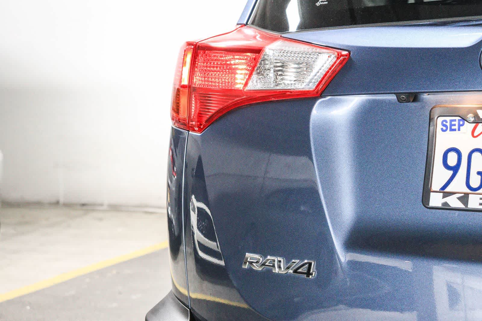 2014 Toyota RAV4 LE