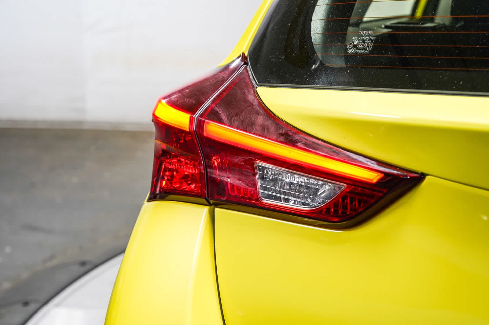 2017 Toyota Corolla iM CVT (Natl)
