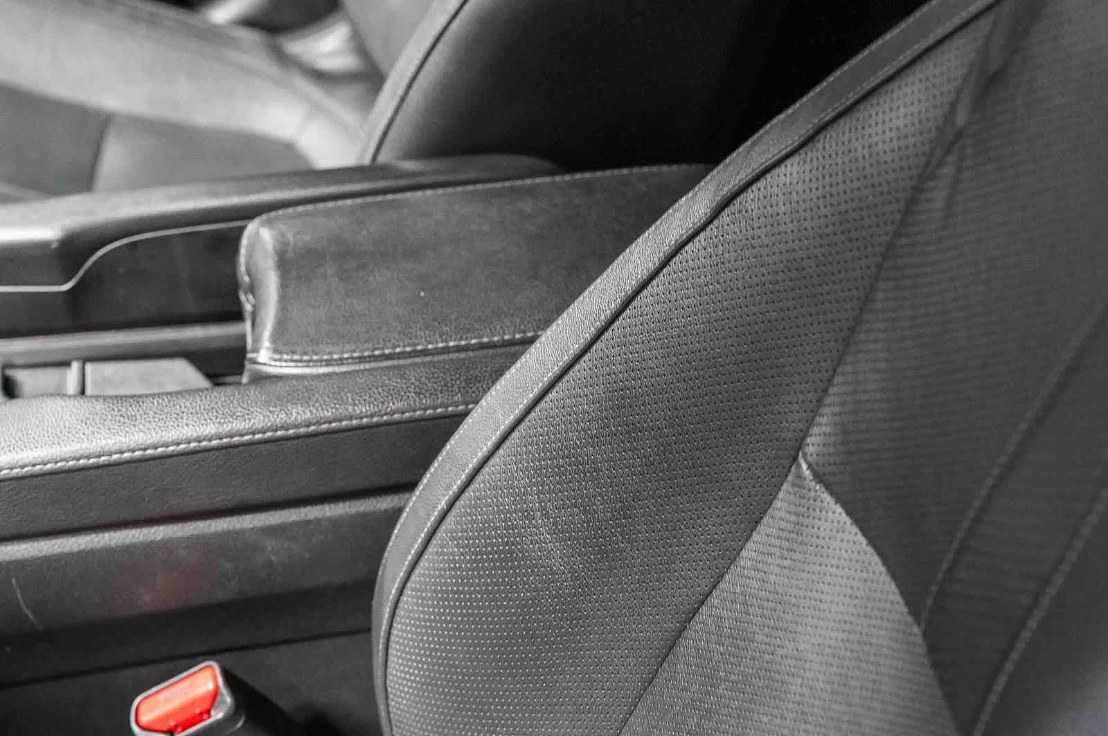 2018 Honda Civic Hatchback EX-L Navi