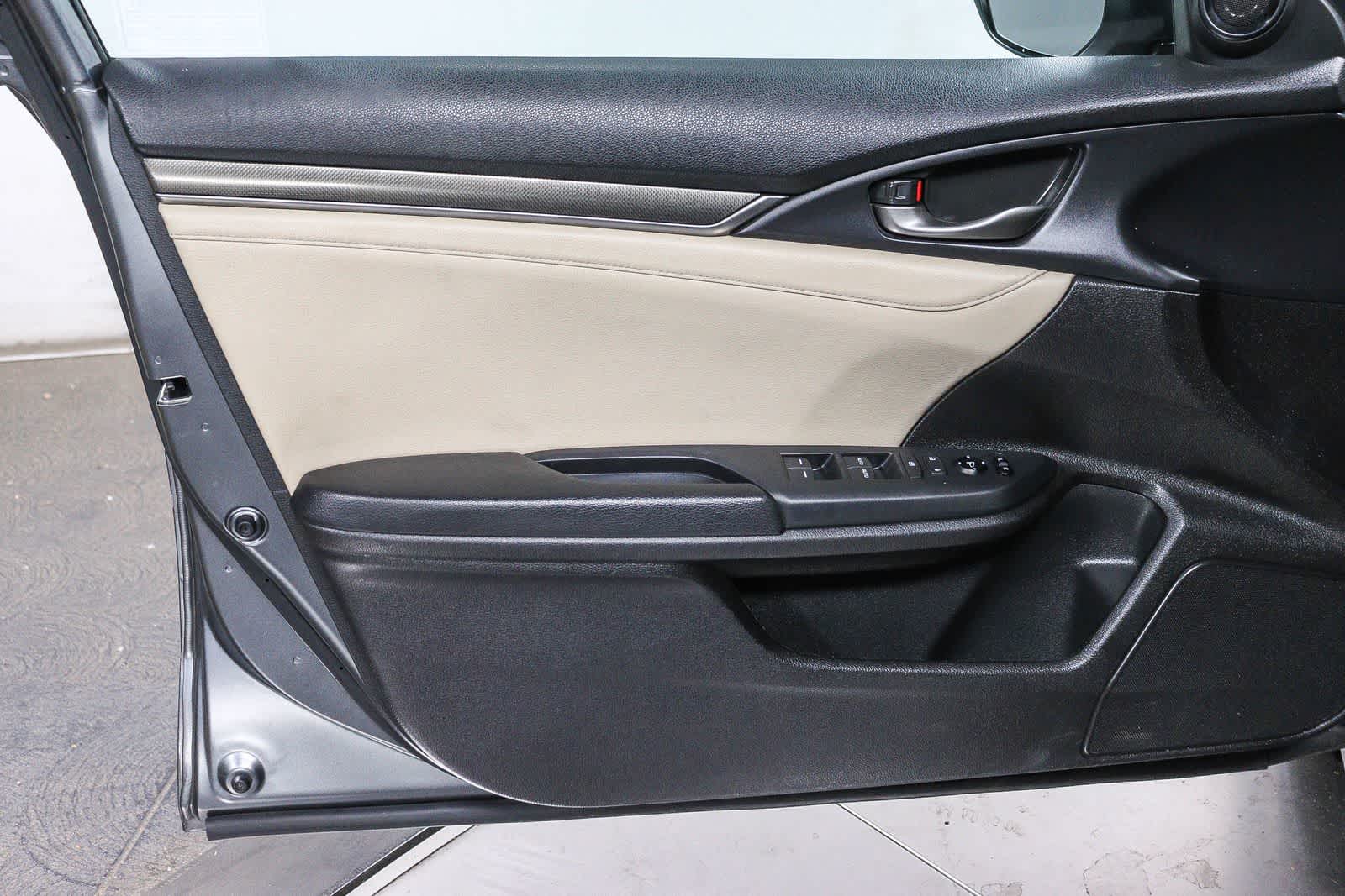 2018 Honda Civic Hatchback EX-L Navi